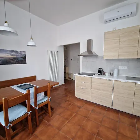 Ancora Qui, Nel Golfo Dei Poeti La Spezia