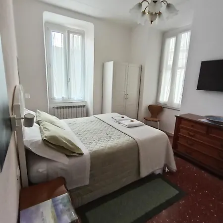 Ancora Qui, Nel Golfo Dei Poeti *